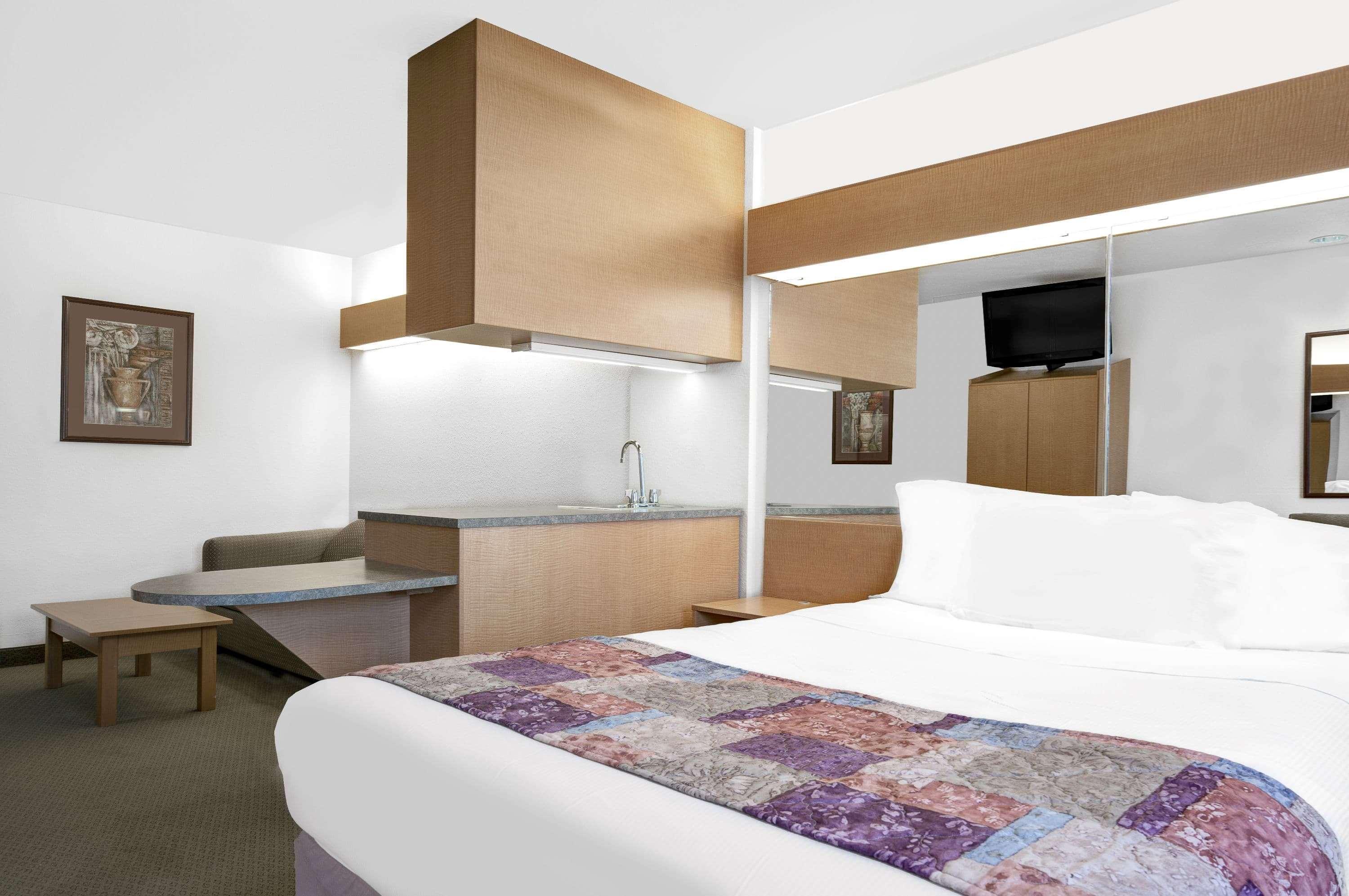 Microtel Inn & Suites By Wyndham Mankato Bagian luar foto