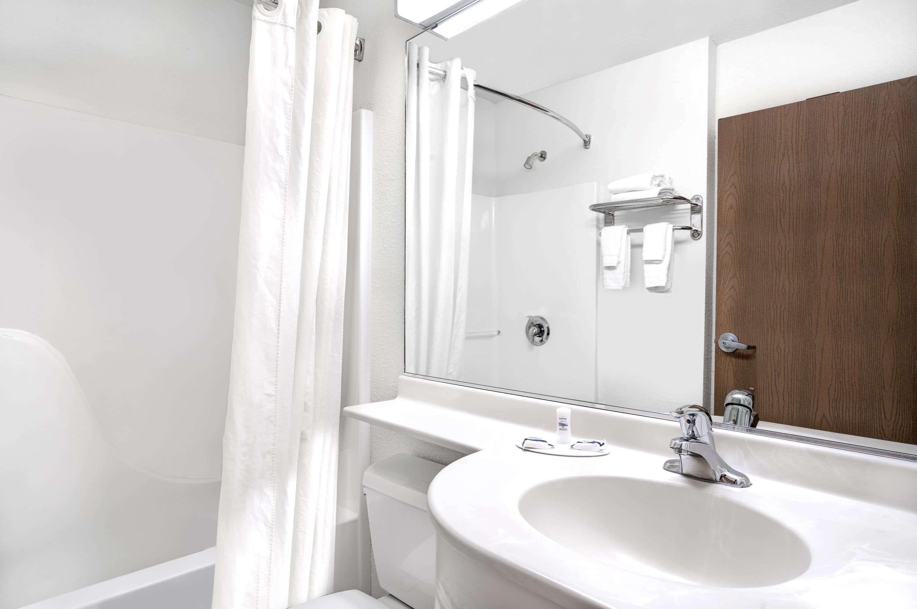 Microtel Inn & Suites By Wyndham Mankato Bagian luar foto